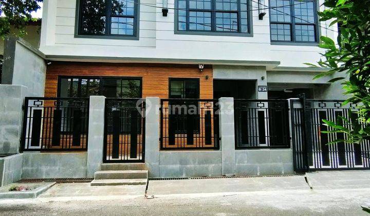 Dijual Rumah Baru di Pondok Bambu Jakarta Timur 1