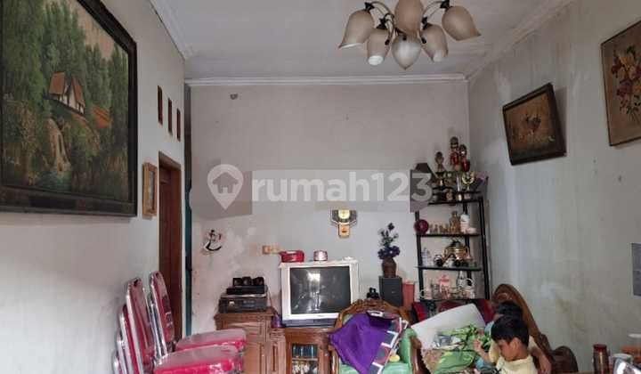 ruang tamu rumah dijual cepat di larangan