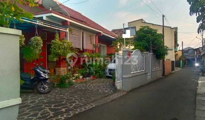 For Sale: Ready-to-Occupy House, Ideal for Boarding House in Lenteng Agung, South Jakarta