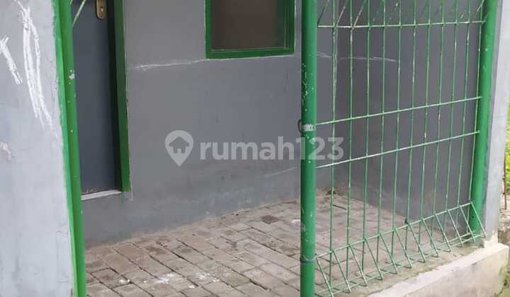 Dijual Kontrakan + Kios di Jatiwaringin Bekasi Dijual Kontrakan + Kios di Jatiwaringin Bekasi