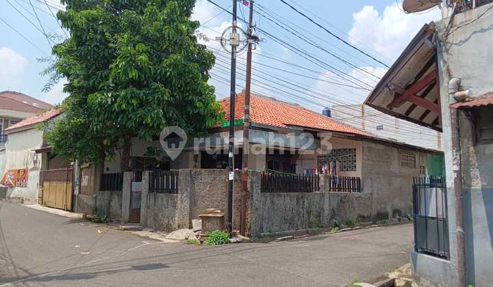 Dijual Rumah Cocok Untuk Kost di Cawang, Jakarta Timur Dijual Rumah Cocok Untuk Kost di Cawang, Jakarta Timur