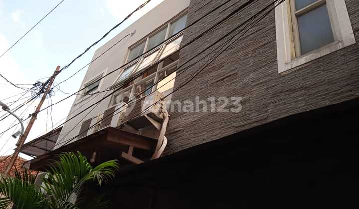 Dijual Kost Aktif di Setiabudi, Kuningan Jakarta Selatan Dijual Kost Aktif di Setiabudi, Kuningan Jakarta Selatan