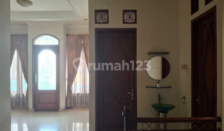 3-Story House, 5 Bedrooms, 2-Car Access, Strategic Location in Tebet, South Jakarta. 3-Story House, 5 Bedrooms, 2-Car Access, Strategic Location in Tebet, South Jakarta.