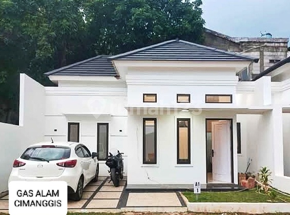 Rumah Baru 7 Menit Lrt Harjamukti, 5 Menit Tol Cijago, 10 Menit Stasiun Pondok Cina, Dekat Pusat Bisnis & Mall Cimanggis Gas Alam