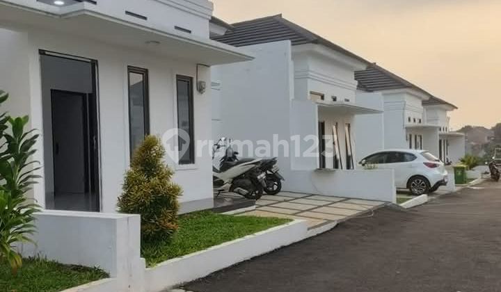 Rumah Bagus Strategis Hanya 3 Menit Tol Cijago, 7 Menit Lrt Harjamukti, 10 Menit Stasiun Kereta Pondok Cina, Dikelilingi Pusat Bisnis & Mall