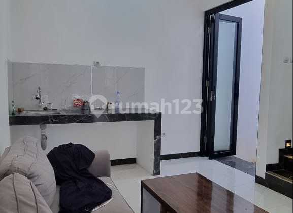 Rumah Mewah Pinggir Jalan Raya 5 Menit Tol Cibubur 5 Menit LRT Harjamukti Dekat Pusat Bisnis & Mall 2