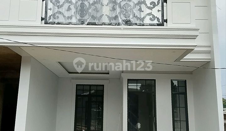 Ready-to-Occupy House in Ciracas Only 5 Minutes to LRT Rambutan, 5 Minutes to LRT Ciracas, 5 Minutes to Pasar Rebo Toll Road, Close to Business Center & Mall Ready-to-Occupy House in Ciracas Only 5 Minutes to LRT Rambutan, 5 Minutes to LRT Ciracas, 5 Minutes to Pasar Rebo Toll Road, Close to Business Center & Mall