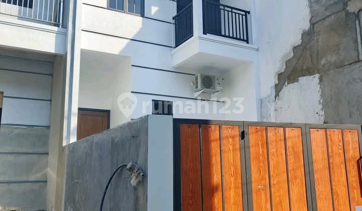 New House in Cijantung 10 Minutes to LRT Ciracas, 10 Minutes to LRT Rambutan, 10 Minutes to Pasar Rebo Toll Road, Close to Cijantung Business Center and Mall 2