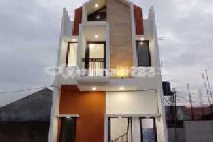 Rumah Siap Huni Pinggir Jalan Raya Cilangkap Sangat Dekat Tol Cilangkap, Tol Rambutan, Tol Cibubur & Lrt Rumah Siap Huni Pinggir Jalan Raya Cilangkap Sangat Dekat Tol Cilangkap, Tol Rambutan, Tol Cibubur & Lrt