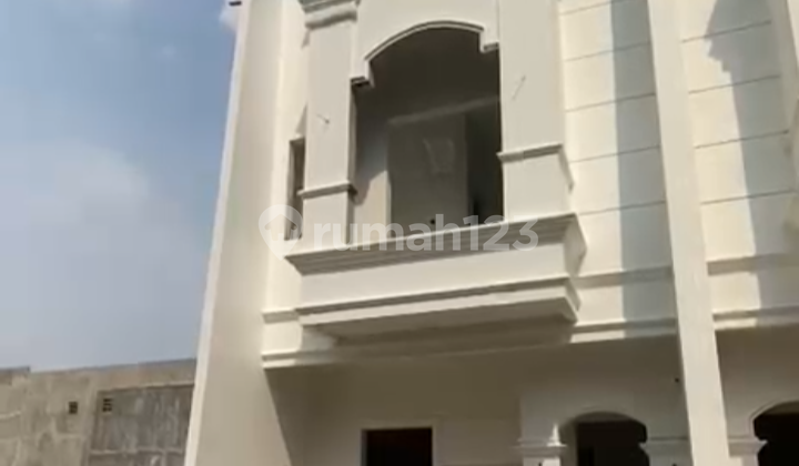 Luxury House Near Ui & Gunadarma Campus, Near Ui Train Station, Near Juanda Toll Road, Near Business Area & Mall 2