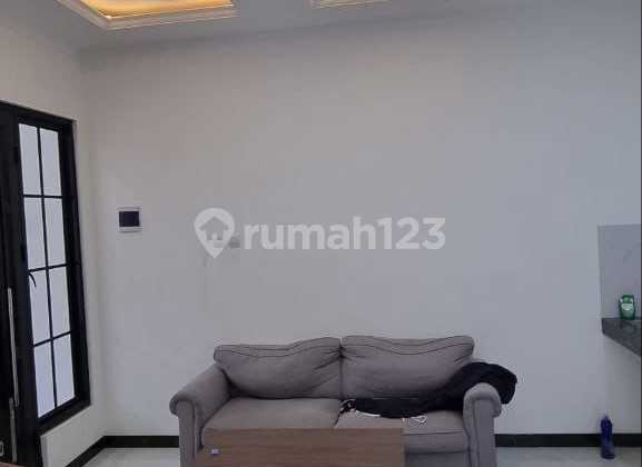 Rumah Mewah Pinggir Jalan Raya 5 Menit LRT Harjamukti 5 Menit Toll Cibubur Junction Dekat Pusat Bisnis Mall 2