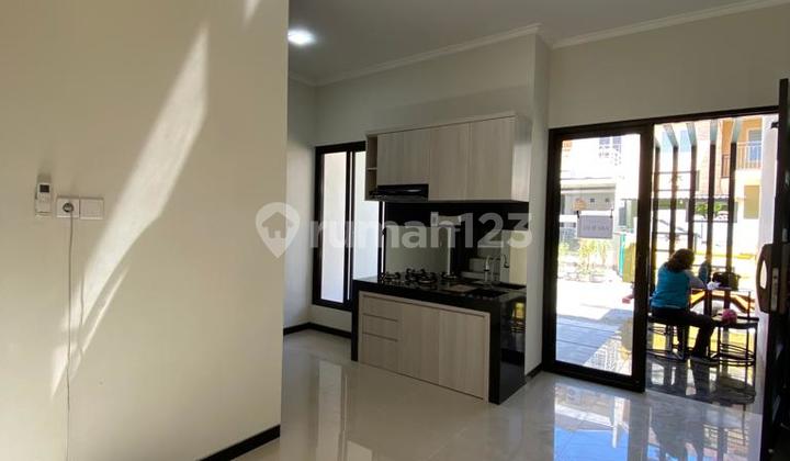 Rumah Baru Kawasan Kampus Petra Harga Langka 2
