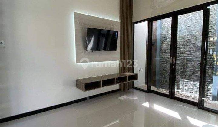 Rumah 2 Lantai Baru Unfurnished SHM di Kutisari Indah, Surabaya 1