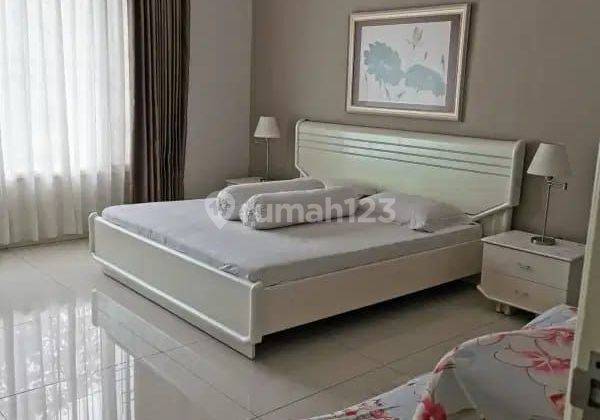 Rumah Hook 2 Lantai dekat Tol Setelit di Graha Family 2