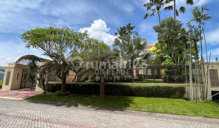 Rumah 3 Lantai Modern Classic Golf View Citraland Utama  1
