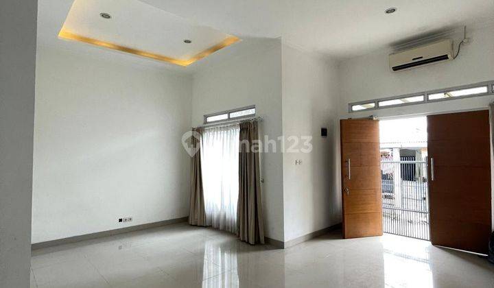 Di sewakan Rumah Jl Nipah Kebayoran Baru dekat blok M 1