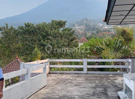 Villa Trawas Bangunan Split Level Dan Full Kayu Jati 2