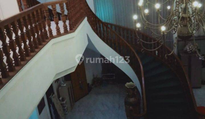 Jual rumah 2 lantai istimewa di Dharmahusada Surabaya 2