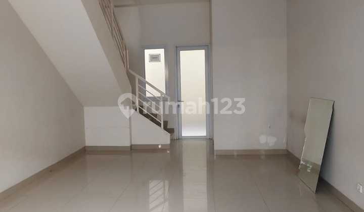 Affordable for Rent: 2-Story Shop House in Pisa Grande, Gading Serpong, South Tangerang 2