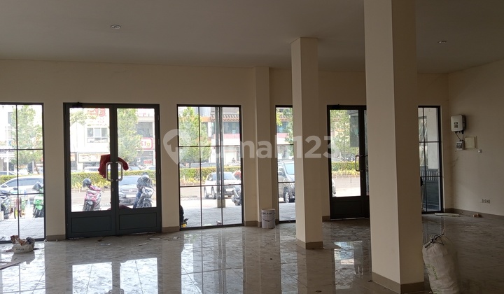 For Rent Fast 3-Storey Corner Terraced Shop House Maggiore Position by Gading Serpong Main Road Tangerang For Rent Fast 3-Storey Corner Terraced Shop House Maggiore Position by Gading Serpong Main Road Tangerang