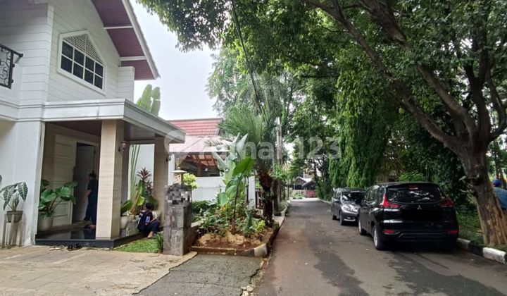 Dijual Rumah 2 Lantai Kondisi Bagus Bumi Karang Indah 2