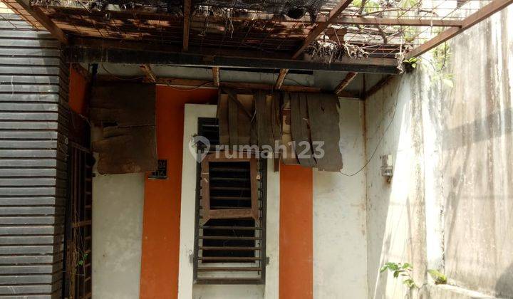 Dijual Rumah SHM butuh renovasi di Perumahan Ciputat dekat Tol Pondok Cabe 2