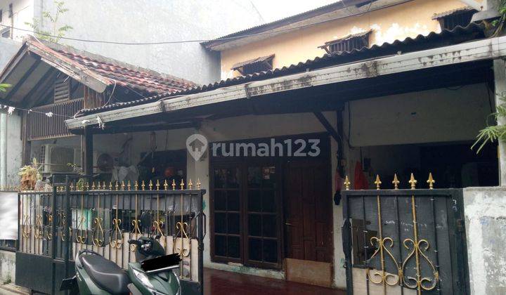 Dijual Rumah 2 Lantai Unfurnished SHM di Perumnas Malaka 1