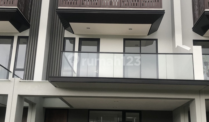Disewakan Rumah 3 Lantai Strategis Fatmawati City Center 1