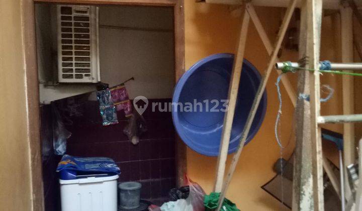 Dijual Rumah 2 Lantai Unfurnished SHM di Perumnas Malaka 2