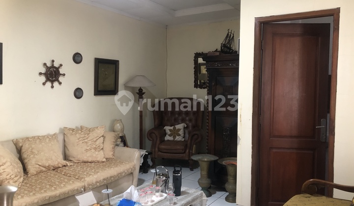 Dijual Rumah 2 Lantai Strategis Villa Bintaro Regency