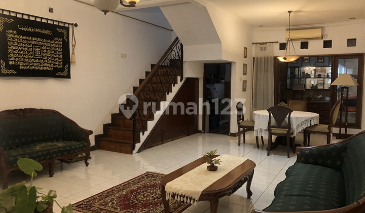Dijual Rumah 2 Lantai Strategis Villa Bintaro Regency