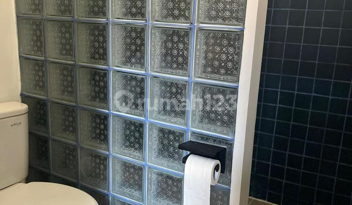 For Sale 3-Story House in Good Condition in Cirendeu 2