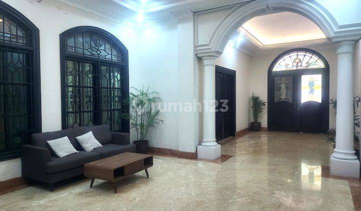 Disewakan Rumah di Menteng 9 BR Furnished 1