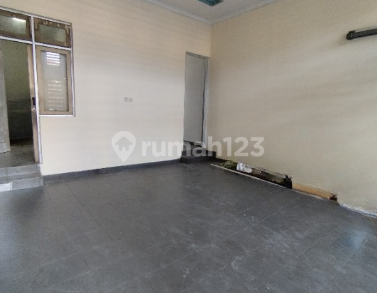 Disewakan Rumah Daerah Tebet, Baru Renovasi. 2