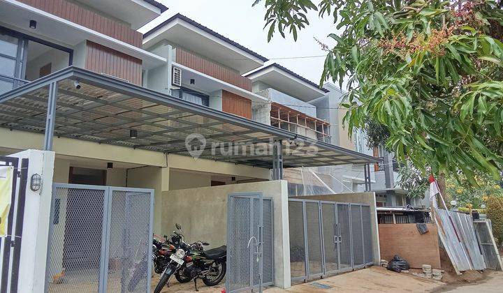 Rumah Bagus 2 Lantai Strategis Dalam Komplek Megpolitan di Cinere 1