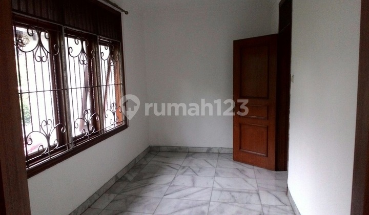 Rumah Cantik Dan Mewah Dalam Komplek Di Cinere 2
