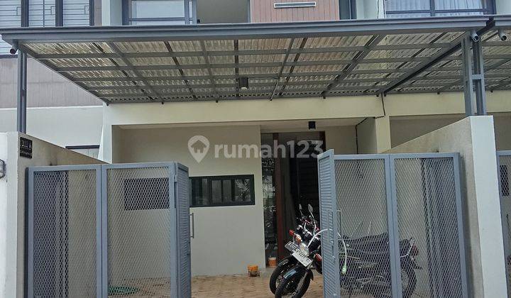 Rumah Cantik Dan Mewah Dalam Komplek Nyaman Lokasi Starategis 1