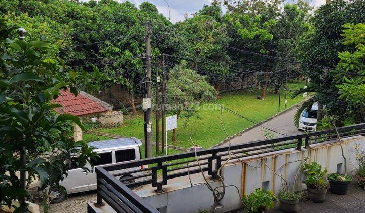 Rumah Cantik dan Mewah 3 Lantai dalam Komplek Elit 2