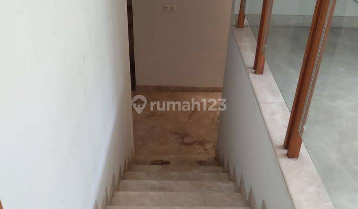 Rumah Cantik dan Mewah Ada Kolam Renang Pribadi Security 24 Jam 2