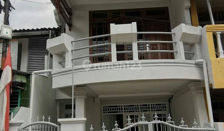 Rumah Cantik Dan Murah 2,5 Lantai Dalam Komplek Aman Dan Nyaman 1