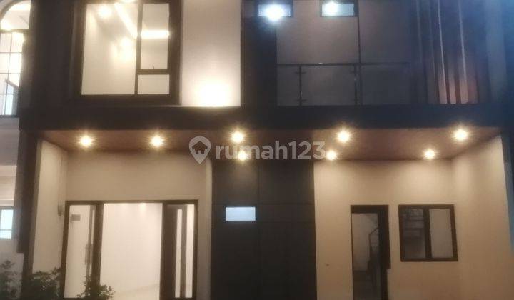 Rumah Cantik dan Mewah dalam Cluster Lokasi Sangat Strategis  1