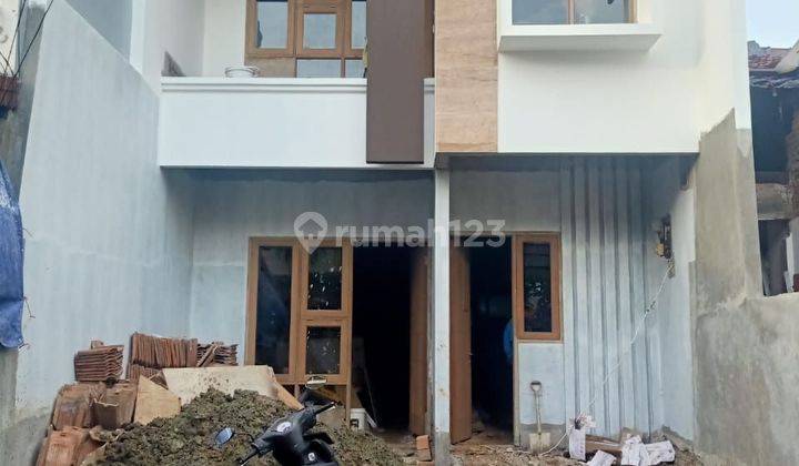 Rumah Cantik dan Mewah dalam Komplek di Pondok Bambu 2