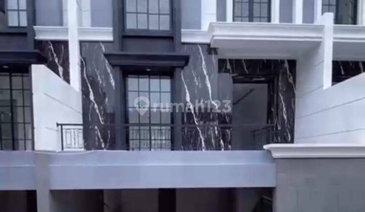 Rumah Cantik Dan Mewah 3 Lantai Dlm Cluster Elit One Gate System 1