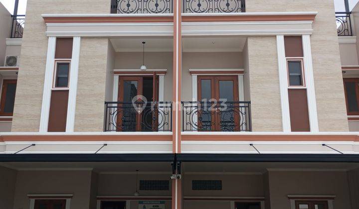 Rumah Mewah 3 Lt Dlm Cluster Dekat Terminal Rambutan & Taman Mini 1
