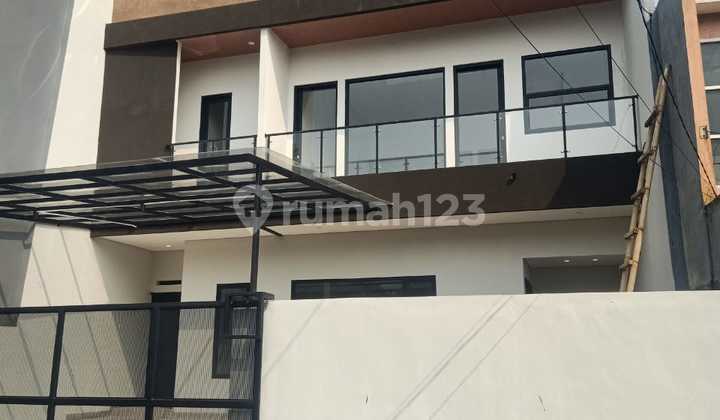 Luxury 3-Story Move-In Ready House in Duren Sawit 1
