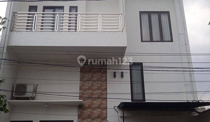 Rumah Cantik 3,5 Lantai Ful Furnish Di Mampang Ppapatan Pancoran  1