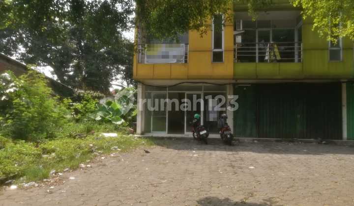Shop Good for Business, Main Roadside, Flood-Free Location 2