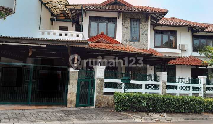 Rumah Cantik Dan Mewah Dalam Komplek Di Cinere