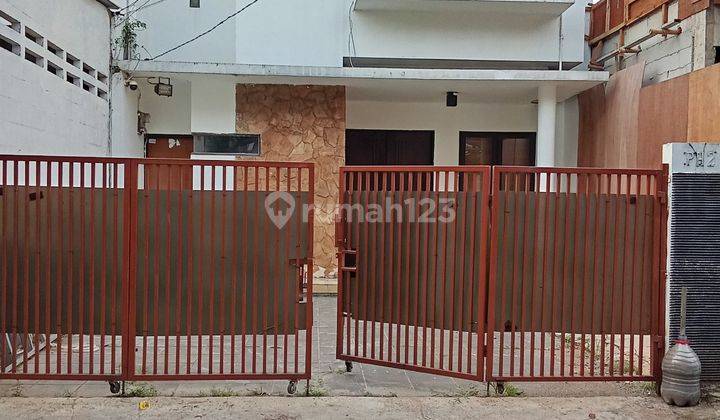 RUMAH CANTIK DAN MURAH DI KOMPLEK DEKAT HERO LEBAK BULUS  2