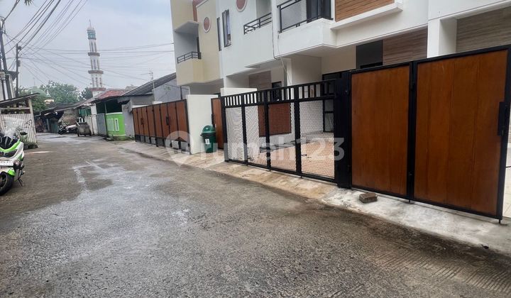 Rumah Cantik Dekat Jalan Raya Kodau Lokasi Strategis 2